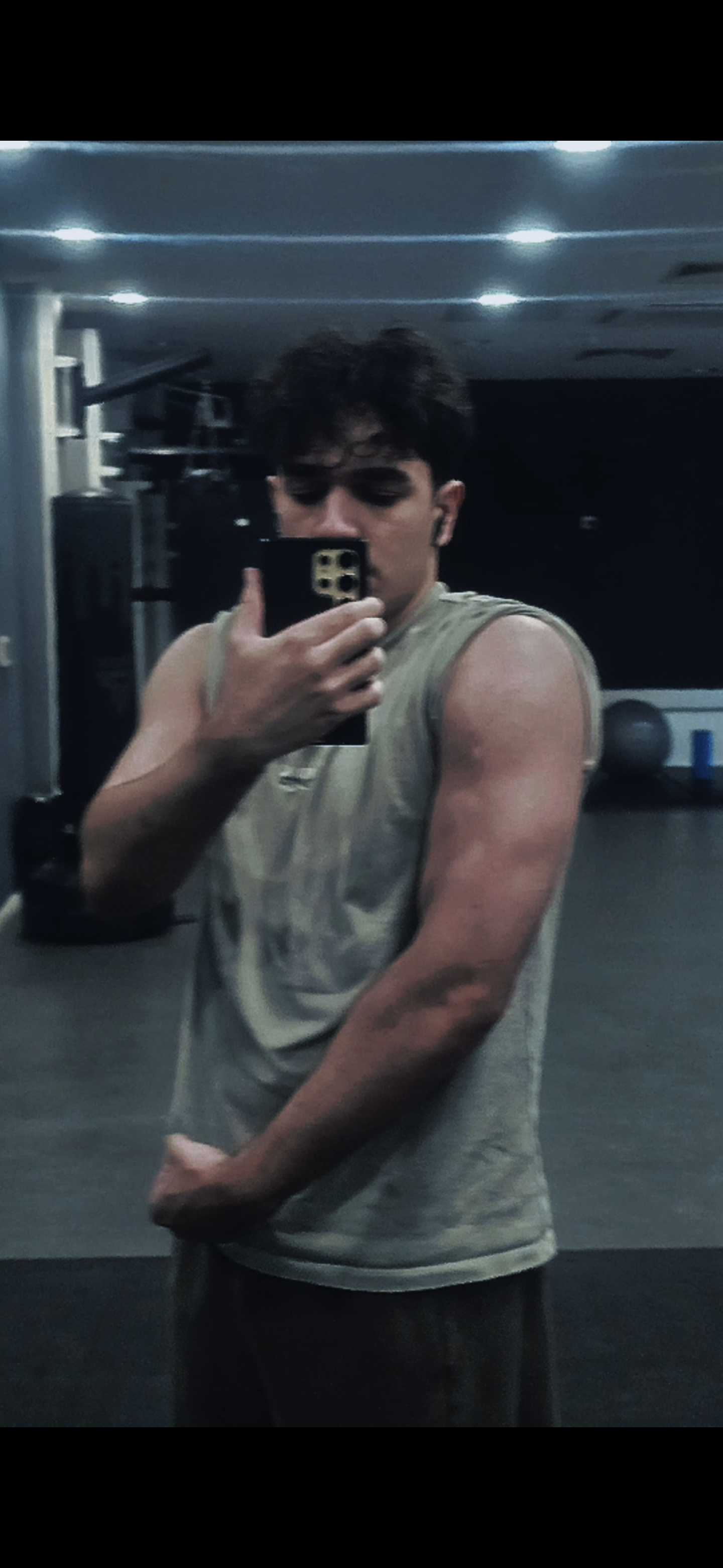 Mirror gym selfie